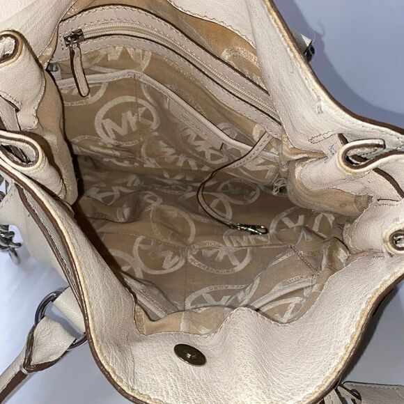 Michael Kors Hamilton Tote Beige Large - Picture 8 of 10